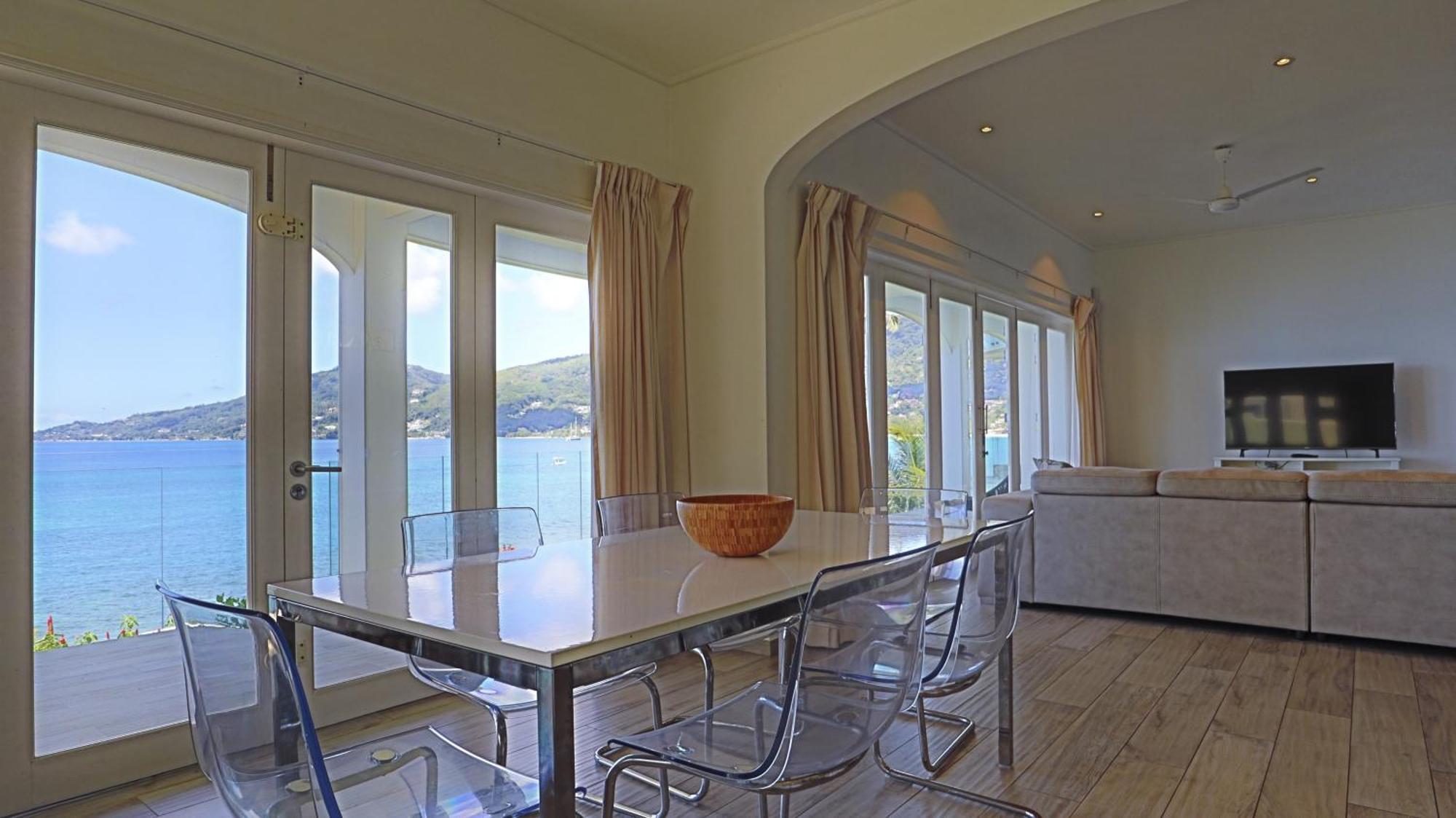 Vallonend Beachfront Villa With Excellent View Bel Ombre Exterior foto