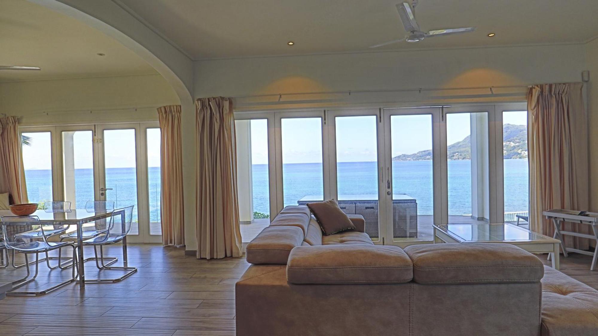 Vallonend Beachfront Villa With Excellent View Bel Ombre Exterior foto