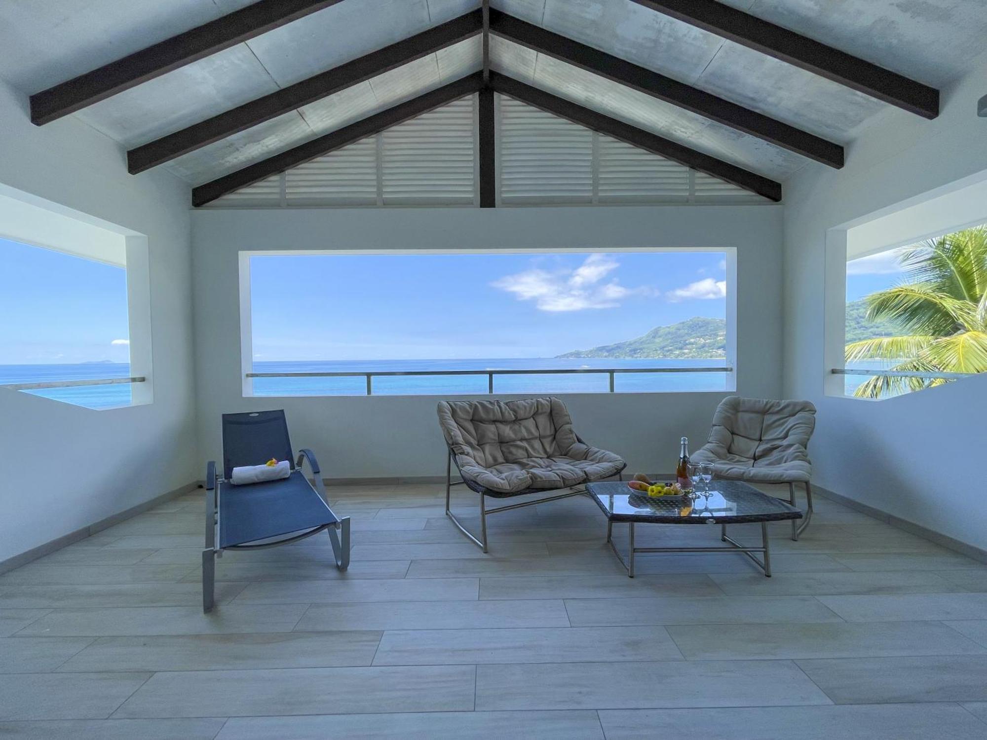Vallonend Beachfront Villa With Excellent View Bel Ombre Exterior foto