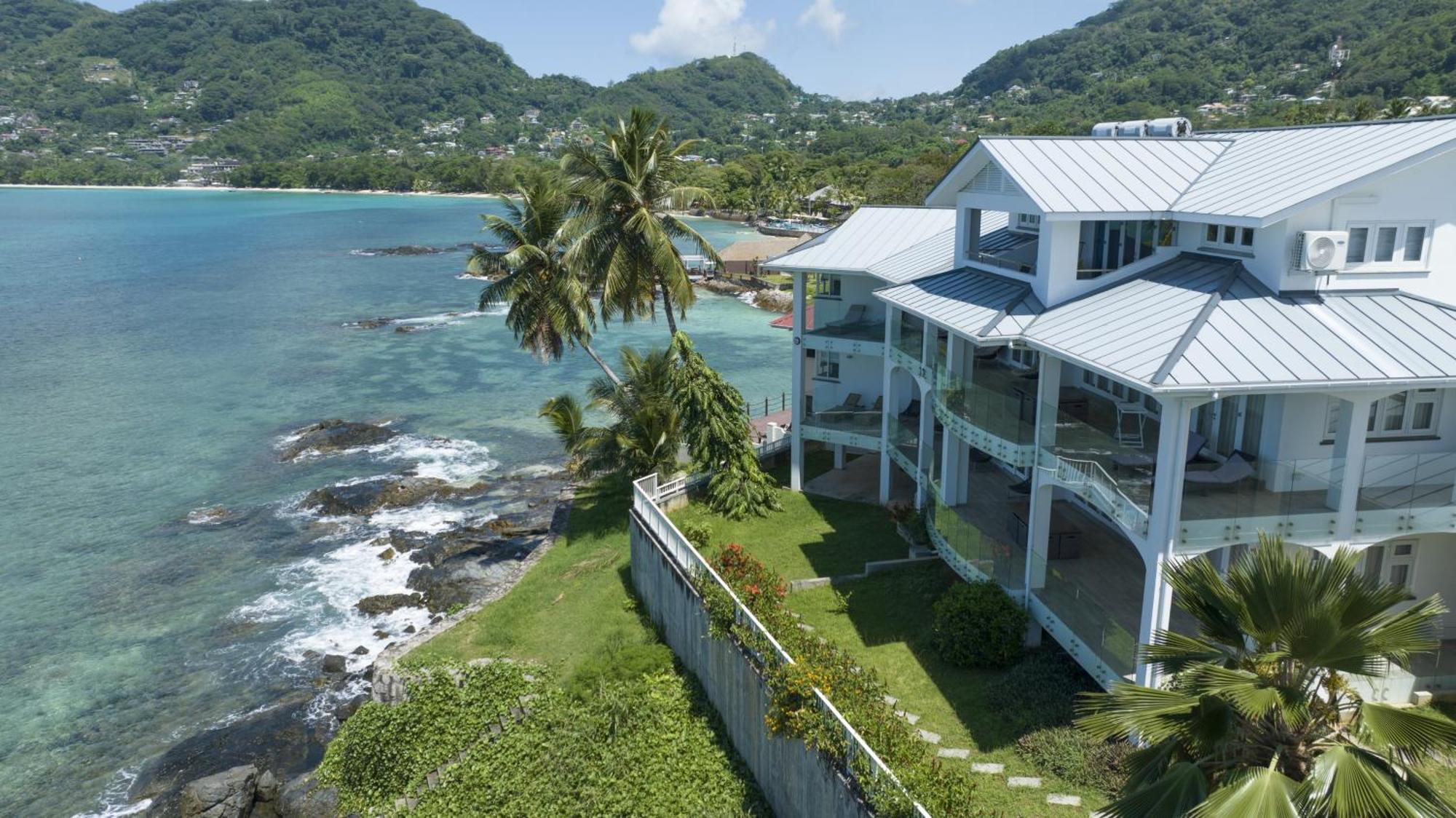 Vallonend Beachfront Villa With Excellent View Bel Ombre Exterior foto